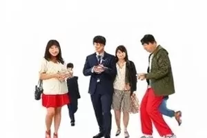 作品《八月窗台上的保温杯》封面，晨光里窗台上的一只旧保温杯